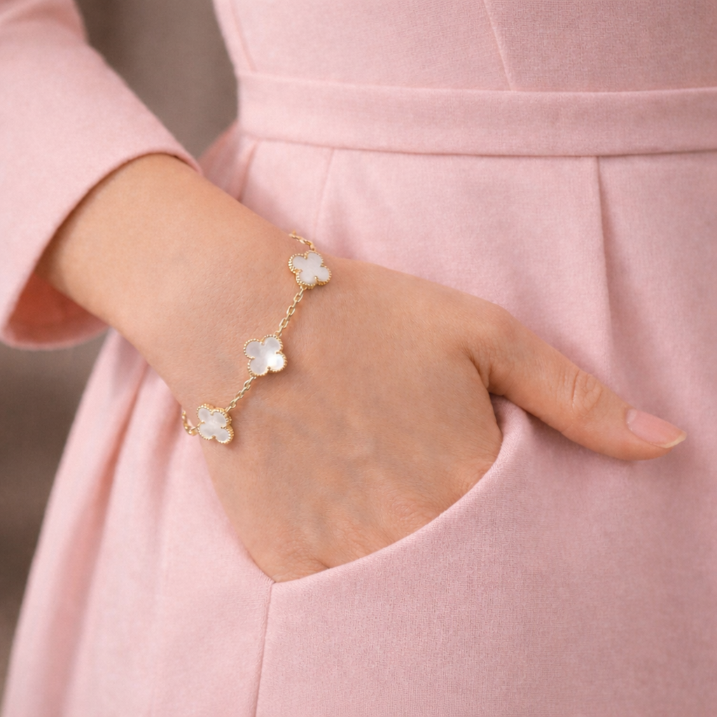18KT Gold Plated White Elegance Clover Bracelet