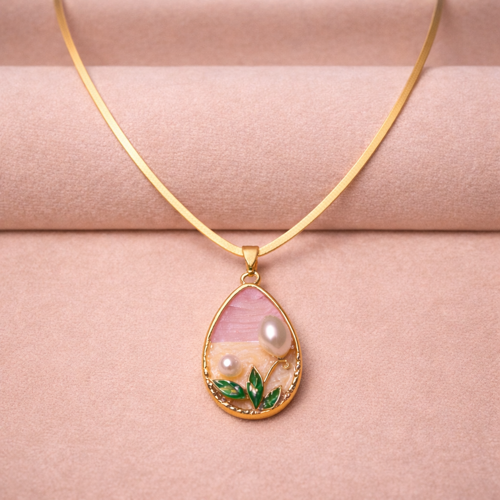 Blush Bloom Oval Pendant Necklace – 18K Gold Plated