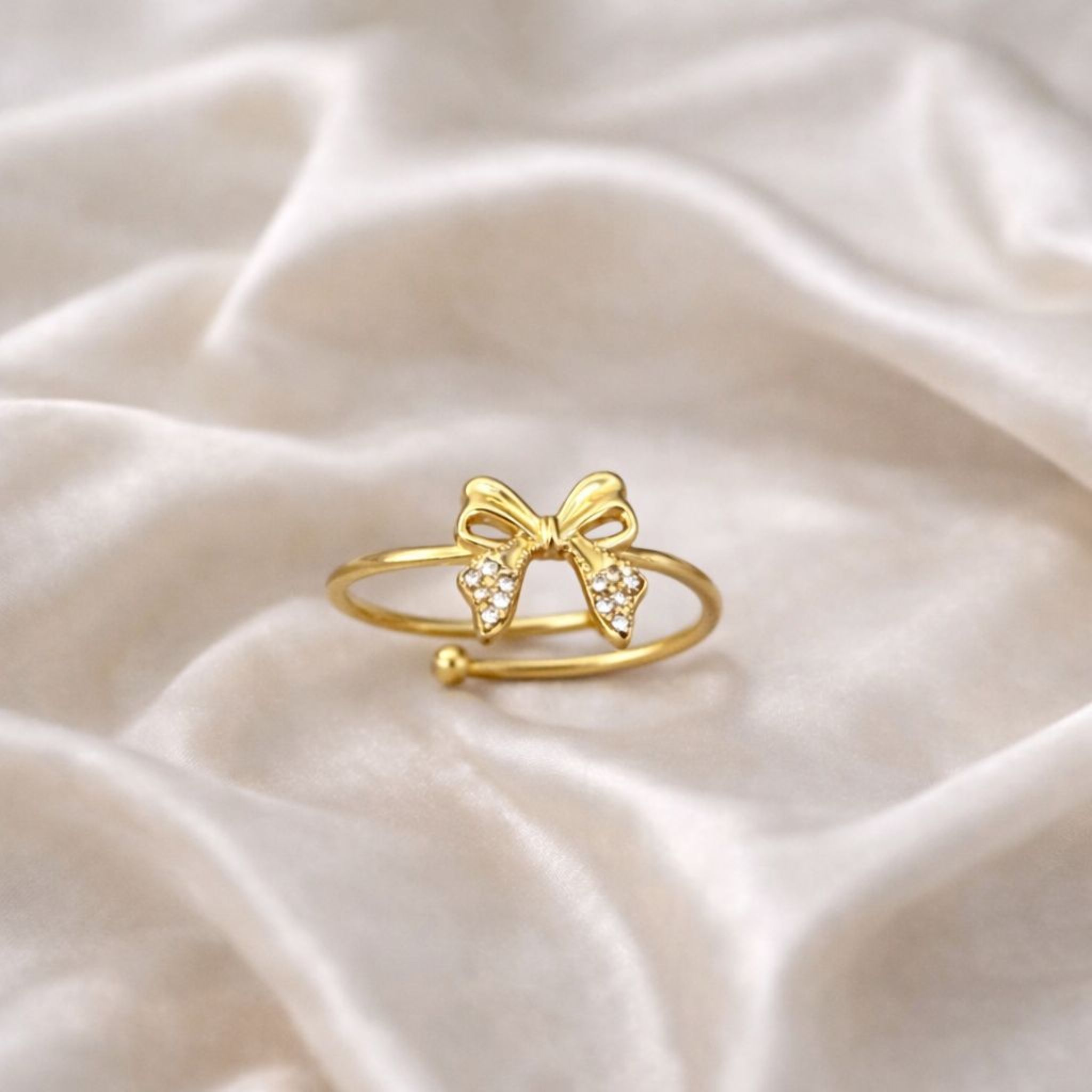 The Signature Bow Brilliance Ring
