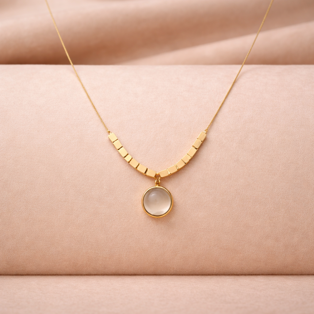 Luxe Circle Pendant Necklace – 18K Gold Plated