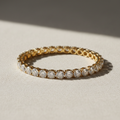 Diamond Tennis Bracelet with continuous diamond line in 18k gold